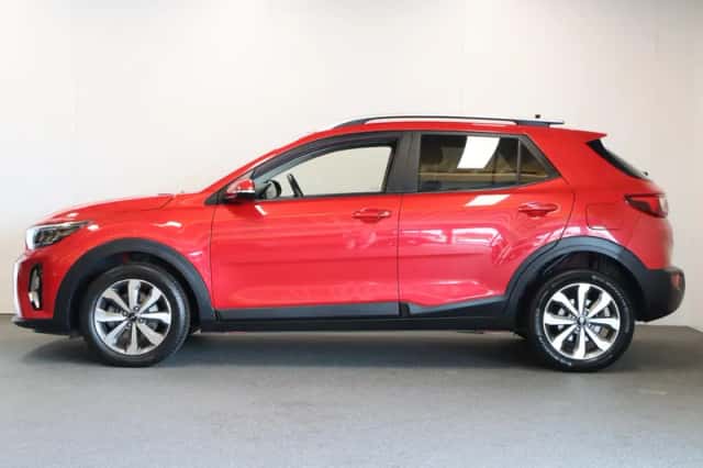 Kia Stonic (2024) thumbnail 2