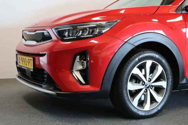 Kia Stonic (2024) thumbnail 5