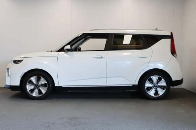 Kia Soul EV (2020) thumbnail 2