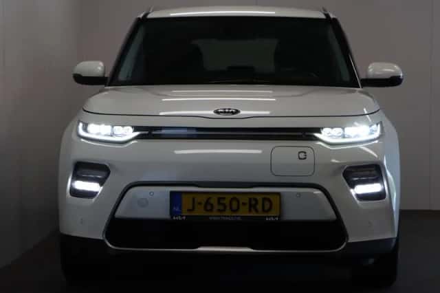 Kia Soul EV (2020) thumbnail 4