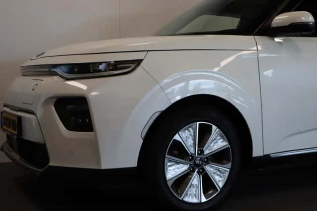 Kia Soul EV (2020) thumbnail 5
