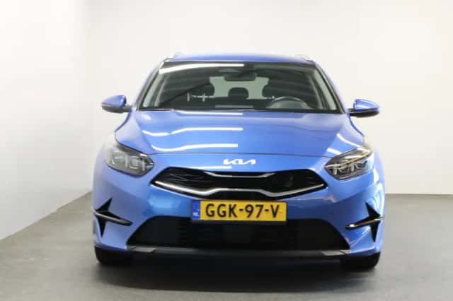 Kia Ceed (2024) thumbnail 3