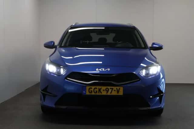 Kia Ceed (2024) thumbnail 4