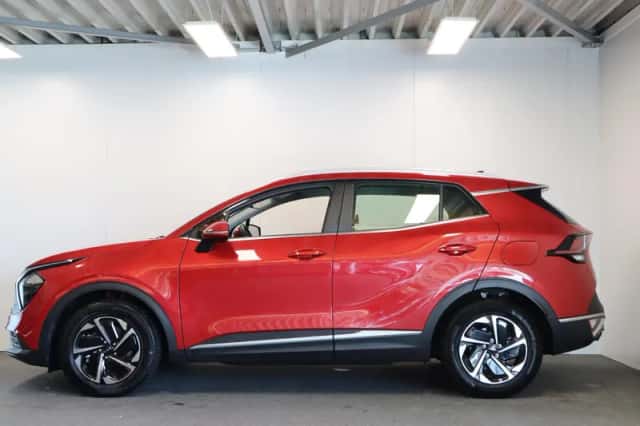 Kia Sportage (2023) thumbnail 2