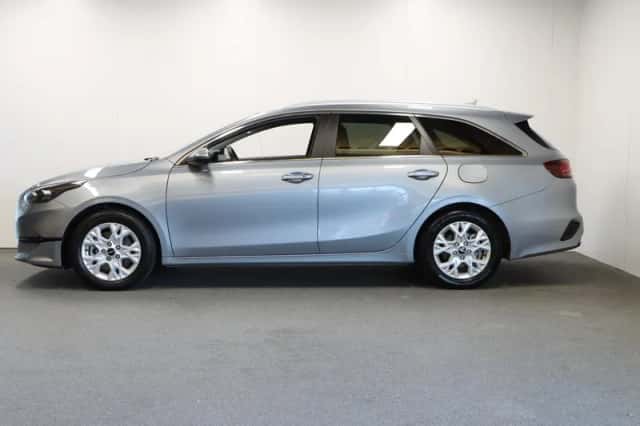 Kia Ceed (2025) thumbnail 2