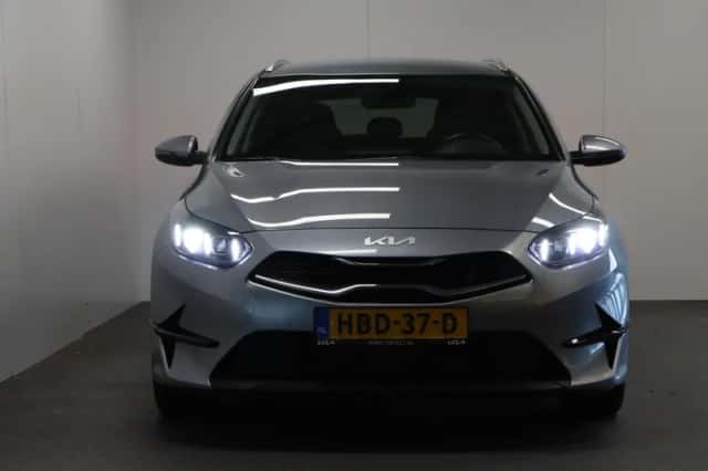 Kia Ceed (2025) thumbnail 4