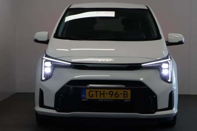 Kia Picanto (2024) thumbnail 4