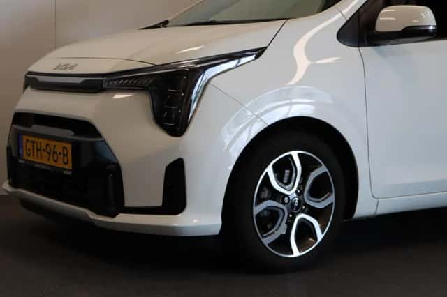 Kia Picanto (2024) thumbnail 5