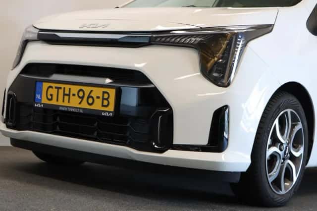 Kia Picanto (2024) thumbnail 6