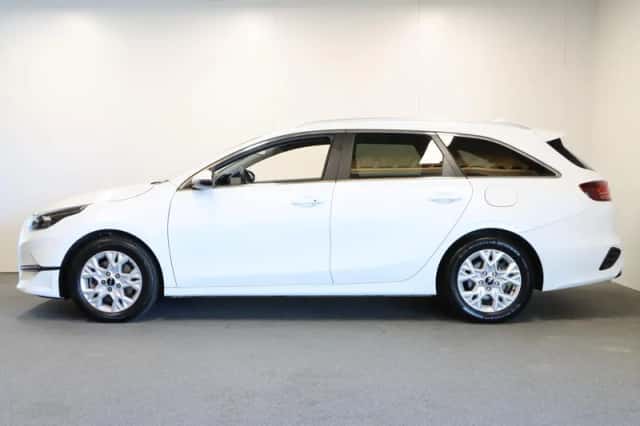 Kia Ceed (2024) thumbnail 2