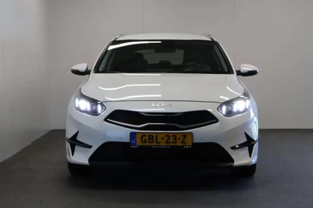 Kia Ceed (2024) thumbnail 4