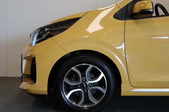 Kia Picanto (2023) thumbnail 5