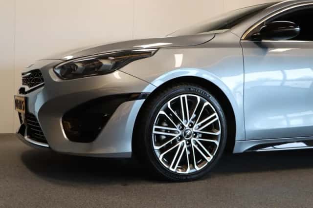 Kia ProCeed (2025) thumbnail 5