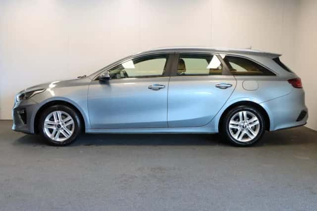Kia Ceed (2019) thumbnail 2