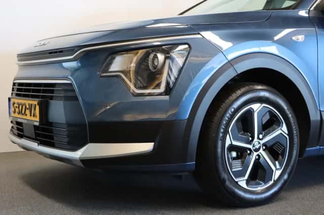 Kia Niro (2023) thumbnail 5