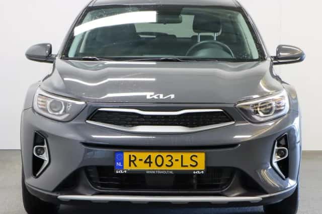 Kia Stonic (2022) thumbnail 3