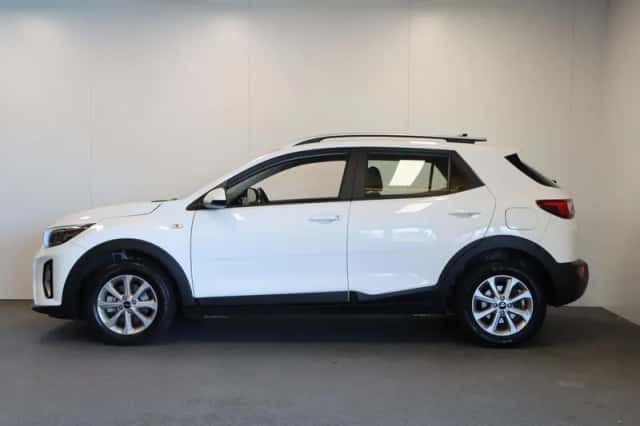 Kia Stonic (2024) thumbnail 2