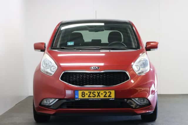 Kia Venga (2015) thumbnail 3