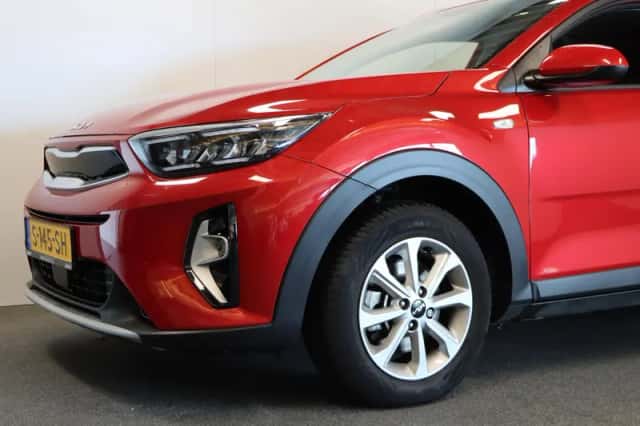 Kia Stonic (2023) thumbnail 5