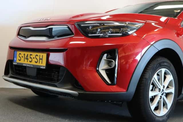 Kia Stonic (2023) thumbnail 6