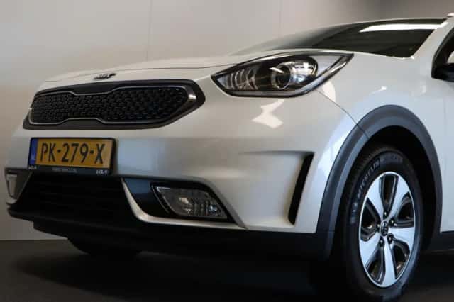 Kia Niro (2017) thumbnail 6