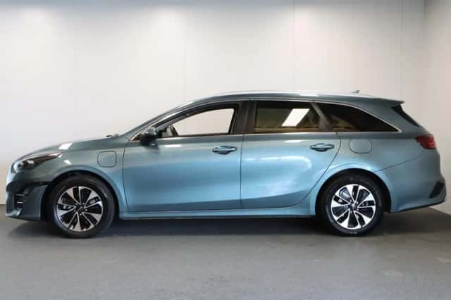 Kia Ceed (2024) thumbnail 2