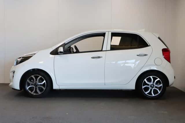 Kia Picanto (2023) thumbnail 2