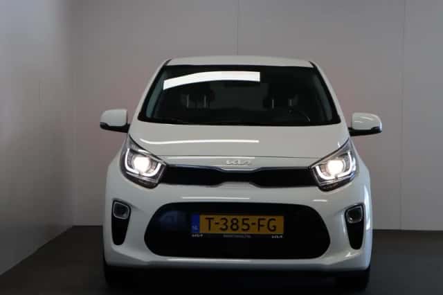 Kia Picanto (2023) thumbnail 4
