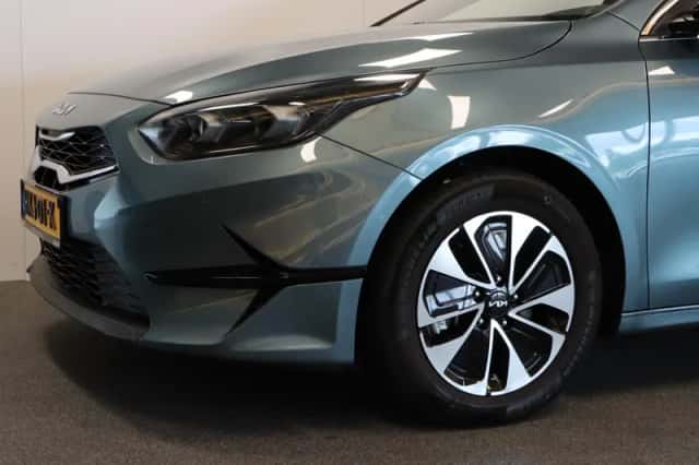 Kia Ceed (2025) thumbnail 5