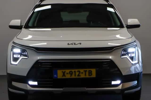 Kia Niro (2023) thumbnail 5