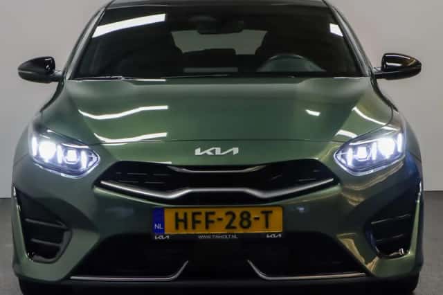 Kia ProCeed (2025) thumbnail 4