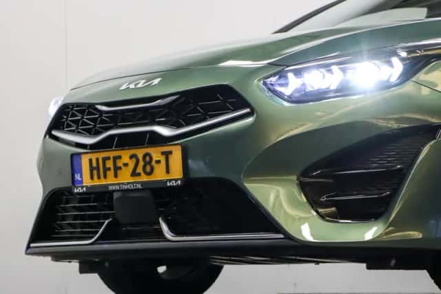 Kia ProCeed (2025) thumbnail 6