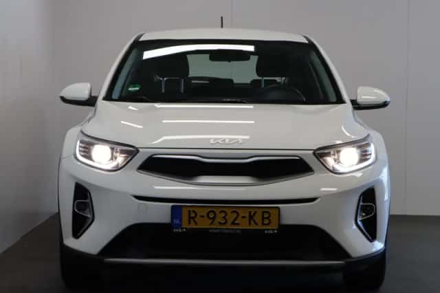 Kia Stonic (2022) thumbnail 4