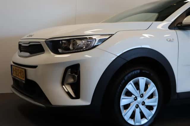 Kia Stonic (2022) thumbnail 6