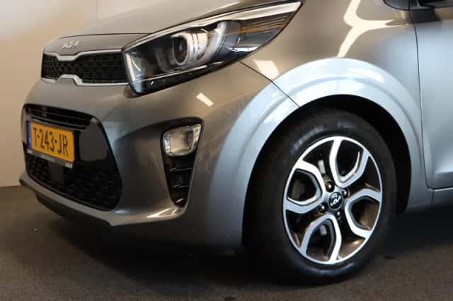 Kia Picanto (2023) thumbnail 5