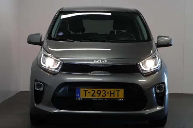 Kia Picanto (2023) thumbnail 4