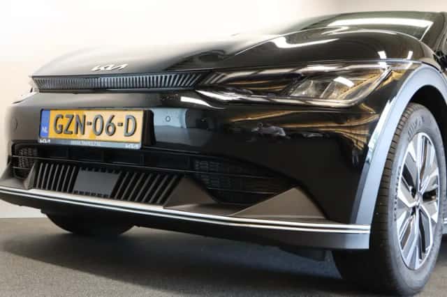 Kia EV6 (2025) thumbnail 6