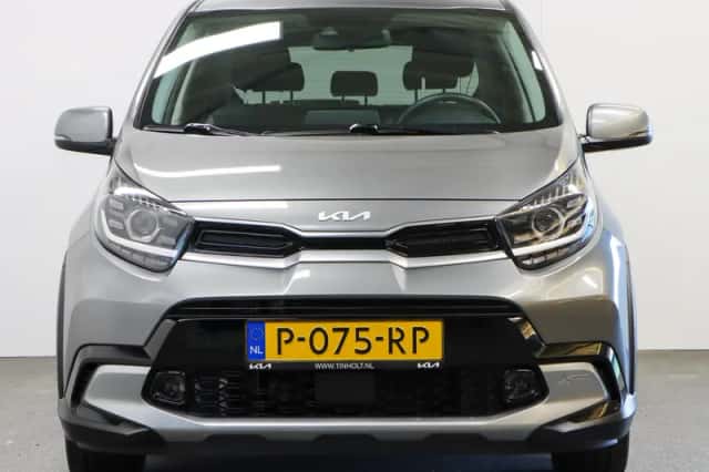 Kia Picanto (2022) thumbnail 3
