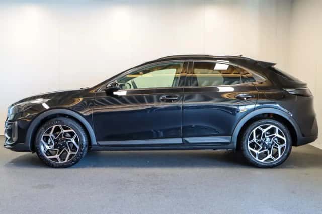 Kia XCeed (2025) thumbnail 2