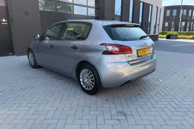 Peugeot 308 (2014) thumbnail 4