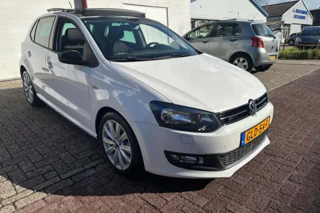 Volkswagen Polo (2012) thumbnail 3