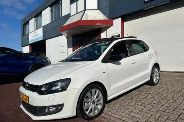 Volkswagen Polo (2012) thumbnail 4