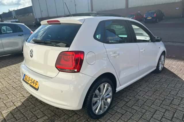 Volkswagen Polo (2012) thumbnail 6