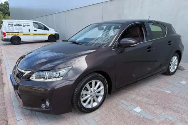 Lexus CT (2012) thumbnail 3