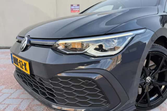 Volkswagen Golf (2020) thumbnail 2