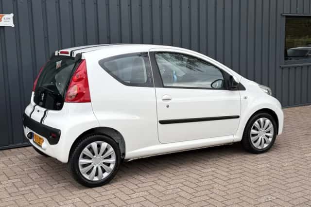 Peugeot 107 (2010) thumbnail 4