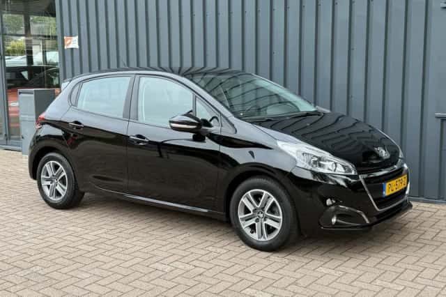 Peugeot 208 (2017) thumbnail 2