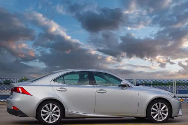 Lexus 300h (2014) thumbnail 6
