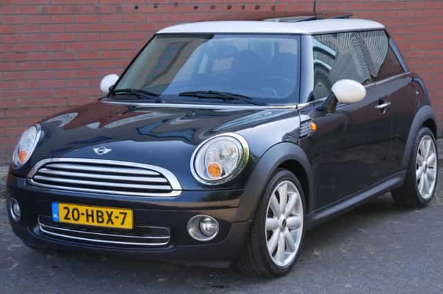 MINI Cooper (2008) thumbnail 2
