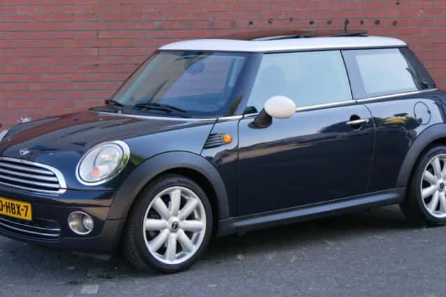 MINI Cooper (2008) thumbnail 3
